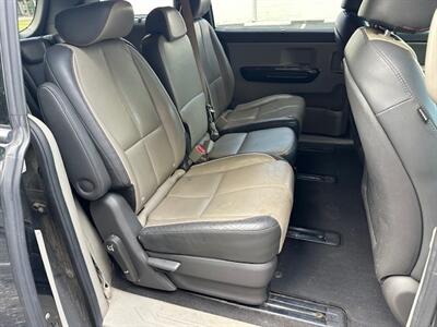 2016 Kia Sedona EX - Photo 15 - Jacksonville, FL 32208