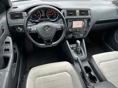 2015 Volkswagen Jetta Sport   - Photo 12 - Jacksonville, FL 32208