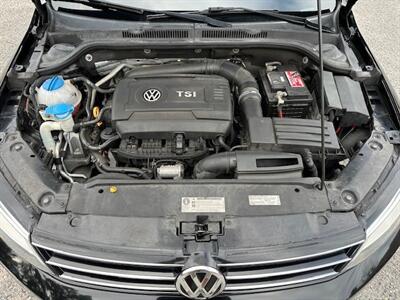 2015 Volkswagen Jetta Sport   - Photo 9 - Jacksonville, FL 32208