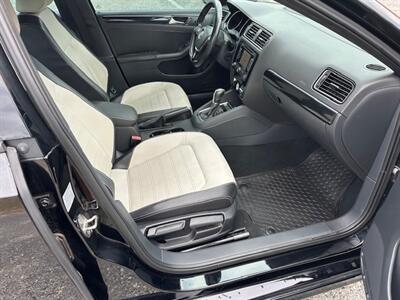 2015 Volkswagen Jetta Sport   - Photo 13 - Jacksonville, FL 32208