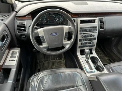 2009 Ford Flex SEL   - Photo 11 - Jacksonville, FL 32208