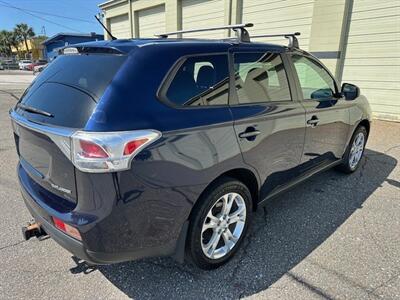 2014 Mitsubishi Outlander SE   - Photo 5 - Jacksonville, FL 32211