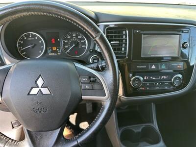 2014 Mitsubishi Outlander SE   - Photo 12 - Jacksonville, FL 32211