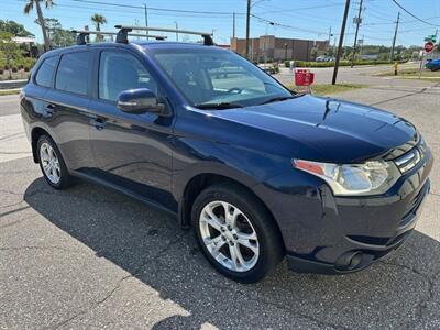 2014 Mitsubishi Outlander SE   - Photo 2 - Jacksonville, FL 32211