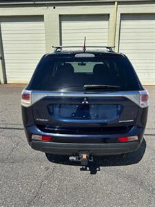 2014 Mitsubishi Outlander SE   - Photo 8 - Jacksonville, FL 32211