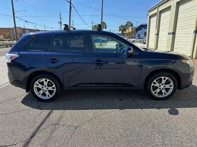 2014 Mitsubishi Outlander SE   - Photo 4 - Jacksonville, FL 32211