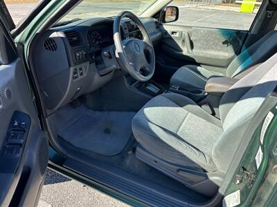 2001 Isuzu Rodeo LSE   - Photo 11 - Jacksonville, FL 32208