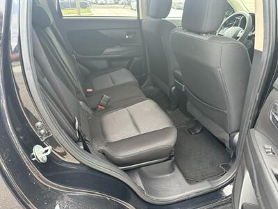 2017 Mitsubishi Outlander SE   - Photo 16 - Jacksonville, FL 32211