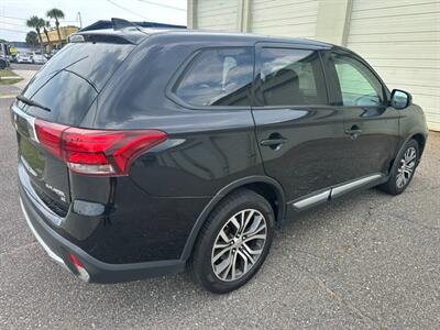 2017 Mitsubishi Outlander SE   - Photo 6 - Jacksonville, FL 32211