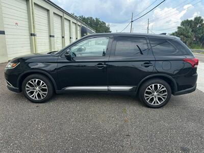 2017 Mitsubishi Outlander SE   - Photo 3 - Jacksonville, FL 32211
