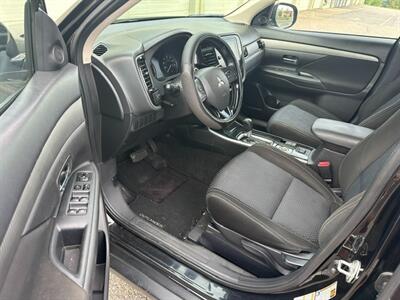 2017 Mitsubishi Outlander SE   - Photo 11 - Jacksonville, FL 32211