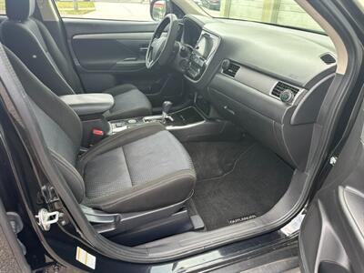 2017 Mitsubishi Outlander SE   - Photo 13 - Jacksonville, FL 32211