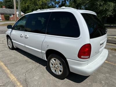 1998 Dodge Caravan SE  Sport - Photo 5 - Jacksonville, FL 32208