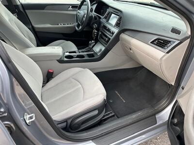 2016 Hyundai SONATA SE   - Photo 13 - Jacksonville, FL 32208