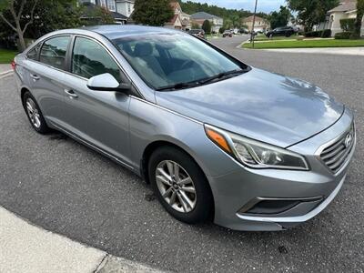 2016 Hyundai SONATA SE   - Photo 2 - Jacksonville, FL 32208