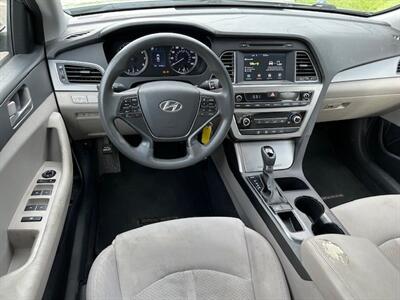 2016 Hyundai SONATA SE   - Photo 10 - Jacksonville, FL 32208