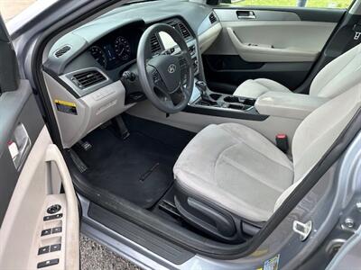 2016 Hyundai SONATA SE   - Photo 11 - Jacksonville, FL 32208