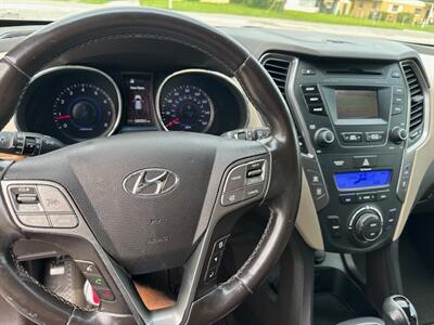 2013 Hyundai SANTA FE Limited   - Photo 12 - Jacksonville, FL 32208
