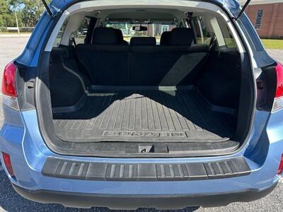 2011 Subaru Outback 2.5i Premium   - Photo 16 - Jacksonville, FL 32208