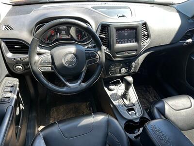 2019 Jeep Cherokee Latitude Plus   - Photo 10 - Jacksonville, FL 32211