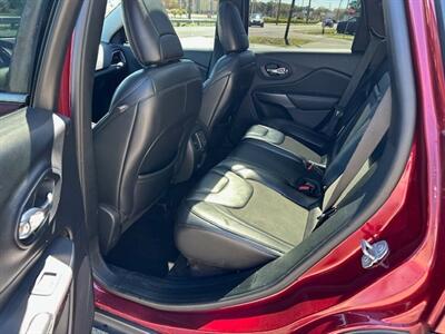 2019 Jeep Cherokee Latitude Plus   - Photo 16 - Jacksonville, FL 32211