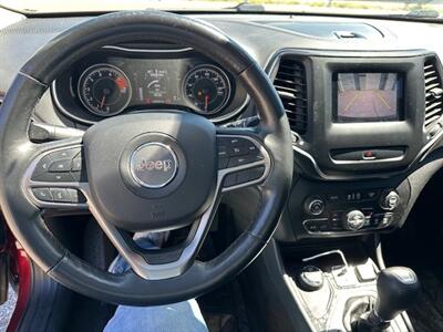 2019 Jeep Cherokee Latitude Plus   - Photo 12 - Jacksonville, FL 32211