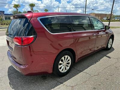 2018 Chrysler Pacifica Touring Plus - Photo 6 - Jacksonville, FL 32211