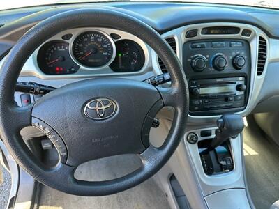 2005 Toyota Highlander   - Photo 10 - Jacksonville, FL 32208