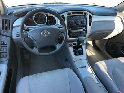 2005 Toyota Highlander   - Photo 12 - Jacksonville, FL 32208