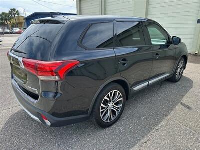 2017 Mitsubishi Outlander SE   - Photo 6 - Jacksonville, FL 32211