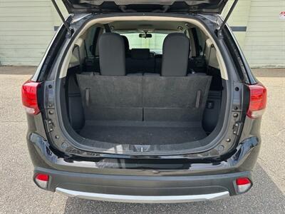 2017 Mitsubishi Outlander SE   - Photo 19 - Jacksonville, FL 32211