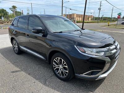 2017 Mitsubishi Outlander SE   - Photo 2 - Jacksonville, FL 32211