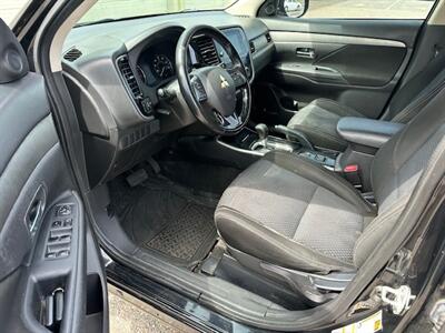 2017 Mitsubishi Outlander SE   - Photo 11 - Jacksonville, FL 32211