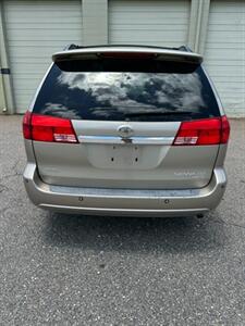 2004 Toyota Sienna XLE 7 Passenger - Photo 8 - Jacksonville, FL 32211