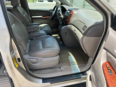 2004 Toyota Sienna XLE 7 Passenger - Photo 11 - Jacksonville, FL 32211