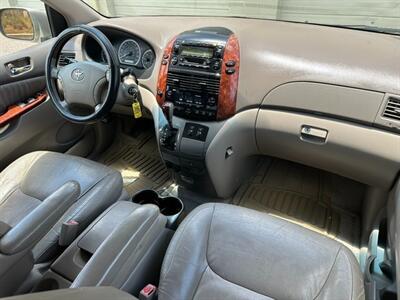 2004 Toyota Sienna XLE 7 Passenger - Photo 12 - Jacksonville, FL 32211