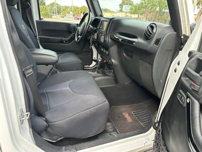 2012 Jeep Wrangler Unlimited Sahara   - Photo 13 - Jacksonville, FL 32211