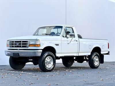 1997 Ford F-350 4WD 5SPD REG CAB 2 DR XL  