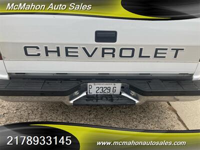 1996 Chevrolet C1500 Cheyenne   - Photo 4 - Rantoul, IL 61866