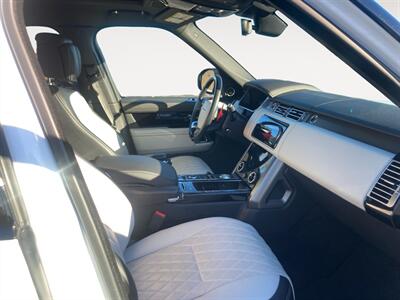 2022 Land Rover Range Rover SVAutobiography Dynamic   - Photo 15 - Stratham, NH 03885