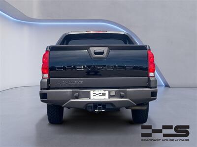 2005 Chevrolet Avalanche 2500 LT   - Photo 4 - Stratham, NH 03885