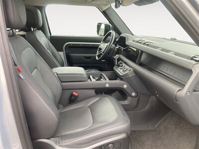 2024 Land Rover Defender 90 P400 X-Dynamic SE   - Photo 15 - Stratham, NH 03885