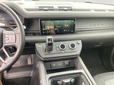 2024 Land Rover Defender 90 P400 X-Dynamic SE   - Photo 10 - Stratham, NH 03885