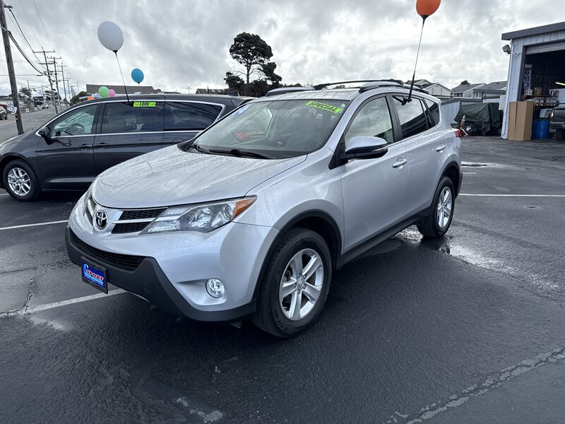2014 Toyota RAV4 XLE  