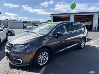 2023 Chrysler Pacifica Touring L Van