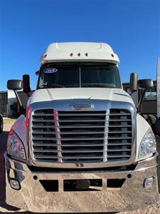 2019 Freightliner Cascadia 1  