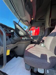 2019 Freightliner Cascadia 1   - Photo 10 - Nogales, AZ 85621