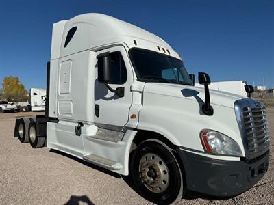 2015 Freightliner Cascadia   - Photo 14 - Nogales, AZ 85621