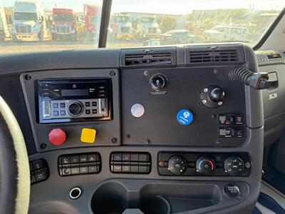 2015 Freightliner Cascadia   - Photo 20 - Nogales, AZ 85621