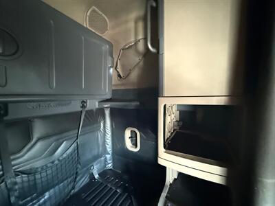 2015 Freightliner Cascadia   - Photo 25 - Nogales, AZ 85621